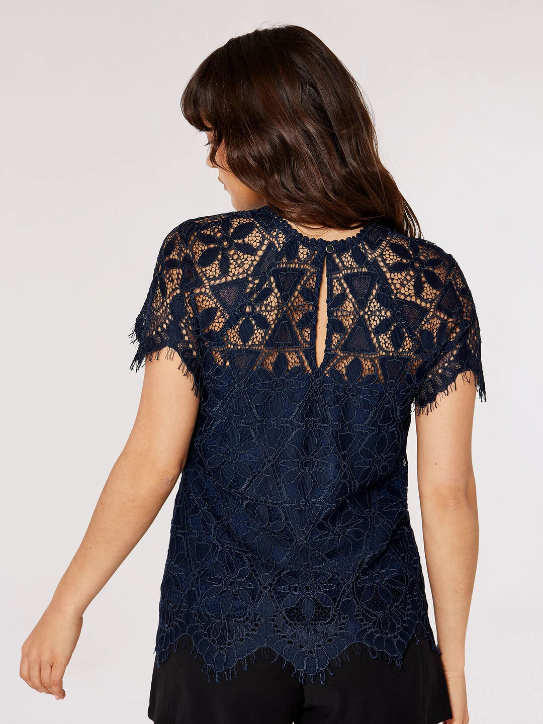 Guipure Scallop Lace Top 3 Guipure Scallop Lace Top - Image 3